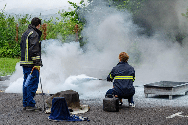 practicas de fuego real en simulacros de emergencia realizados por Obermann ray